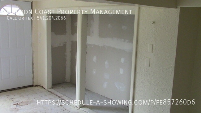 Building Photo - 616 NW Lee St