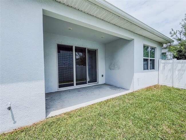 Building Photo - 2065 Paragon Cir W