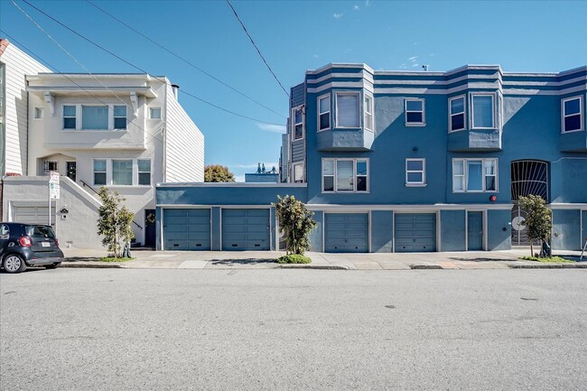 Building Photo - 194 Parker Ave