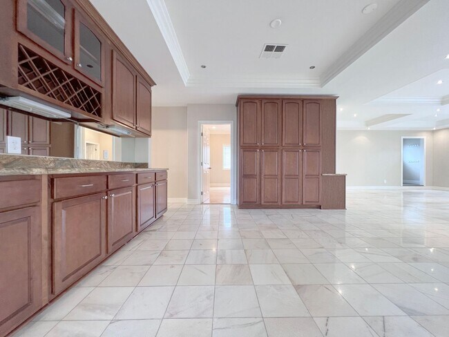 Building Photo - NEW AC - Bright & Spacious Single-Family Home with Pool