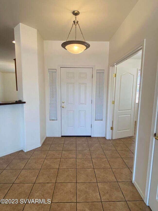 Building Photo - 1095 S Forest Ridge Dr