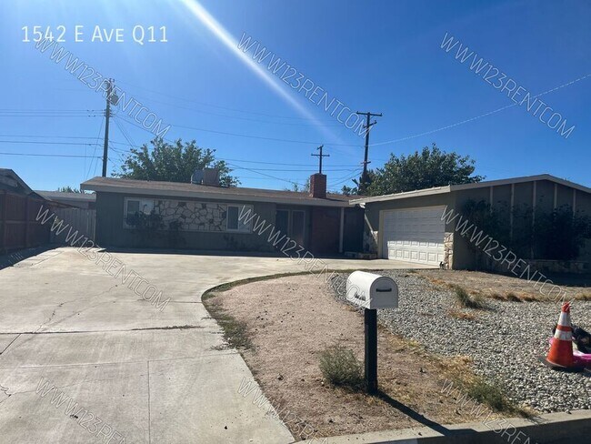 Primary Photo - 1542 E Ave Q11