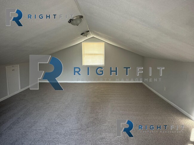 Building Photo - 3 bedroom 1 bathroom