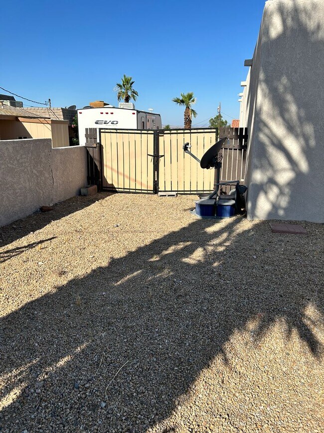 Building Photo - Great Unfurnished home!