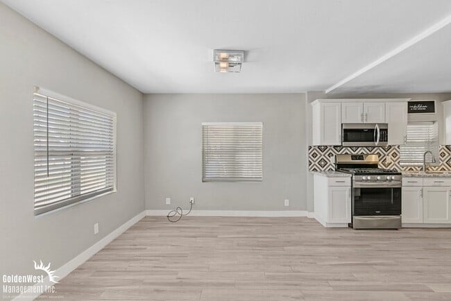 Building Photo - Spacious 3Bdm 1Ba Home In Central Phoenix!