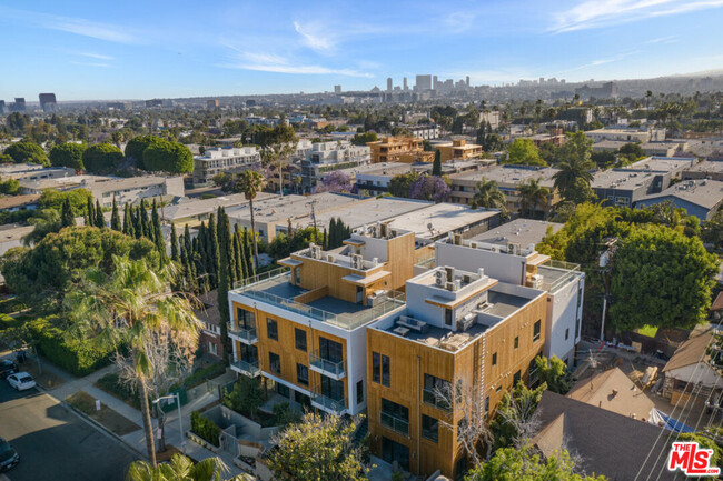 Building Photo - 1041 N Spaulding Ave