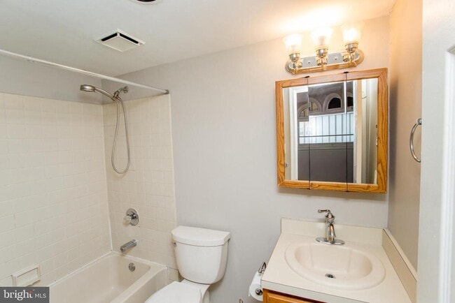 Building Photo - 1529 Margaret Ct