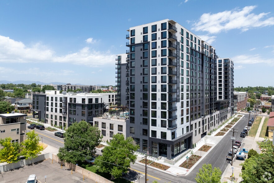 Primary Photo - Skyline at Highlands