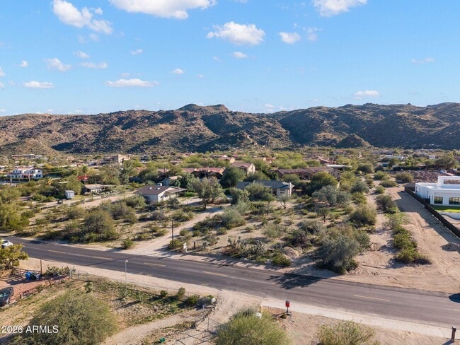 Building Photo - 2252 E South Mountain Ave