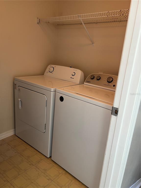 Building Photo - 5552 Bentgrass Dr