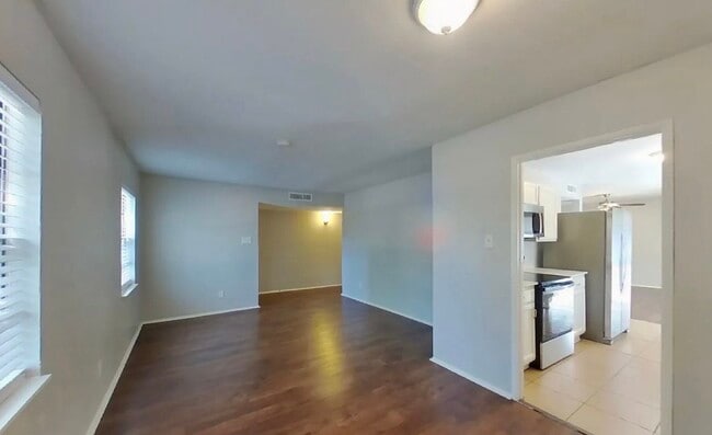 Building Photo - Bright, Spacious, and Ready to Call Home — 3 Bedrooms