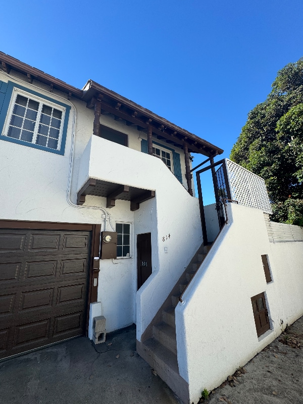 Building Photo - 814 Encino Ln