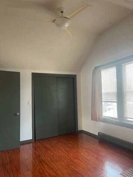 Building Photo - 6 Hinsdale St