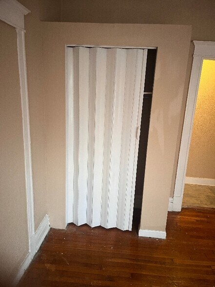 Building Photo - 6312 Cates Ave