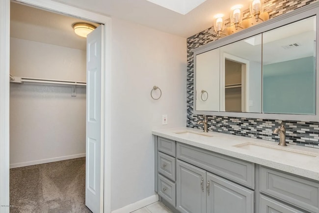 Building Photo - 4938 N 74th St