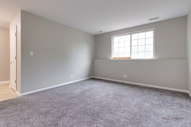 Building Photo - 496 Belvedere Ln