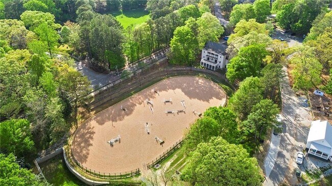 Building Photo - 4555 Runnemede Rd NW