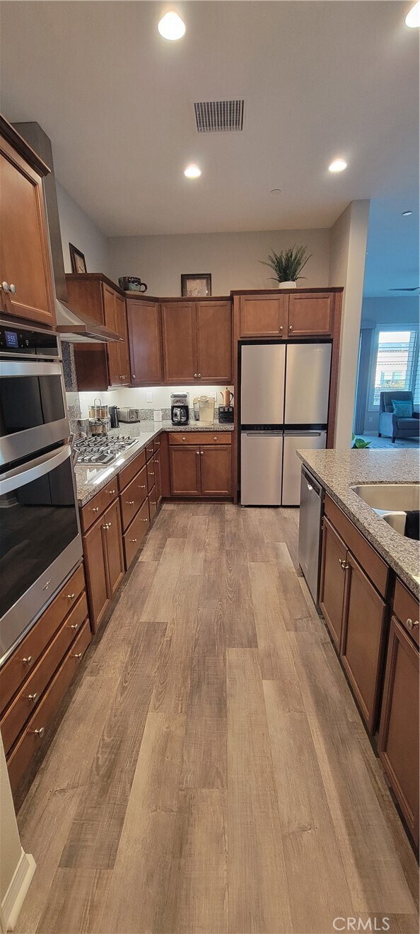 Building Photo - 82 Burgundy