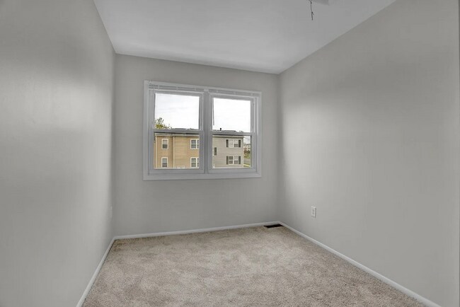 Building Photo - Gorgeous 5 Bedroom In Harford County Ready...