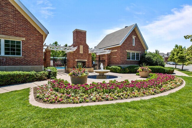 Building Photo - 11 Sommerset Cir
