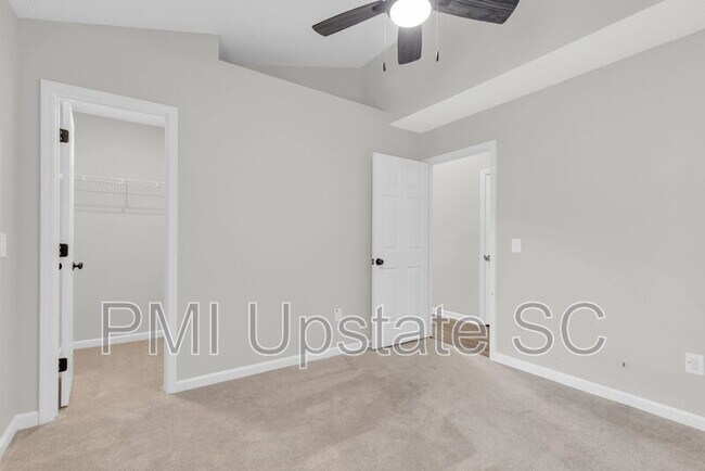 Building Photo - 244 Oak Valley Dr