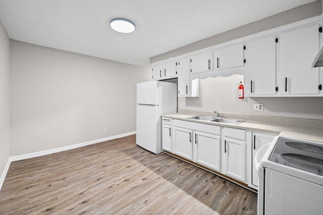 Building Photo - 111 Tandy Dr