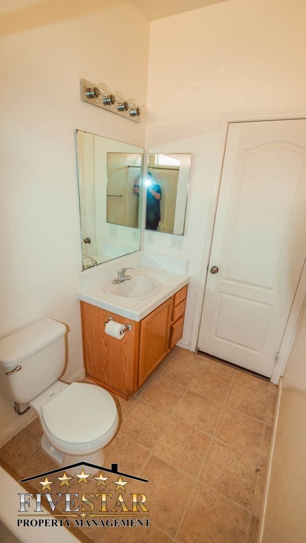 Building Photo - 1733 Pyxis St