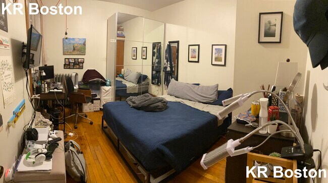 Building Photo - 26 Gibbs St