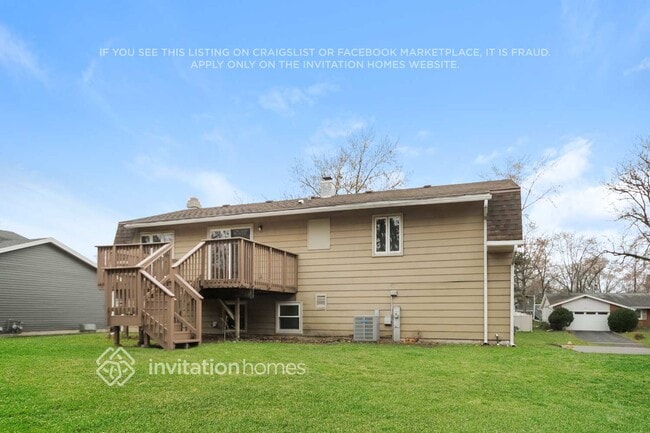 Building Photo - 714 N Pinecrest Rd