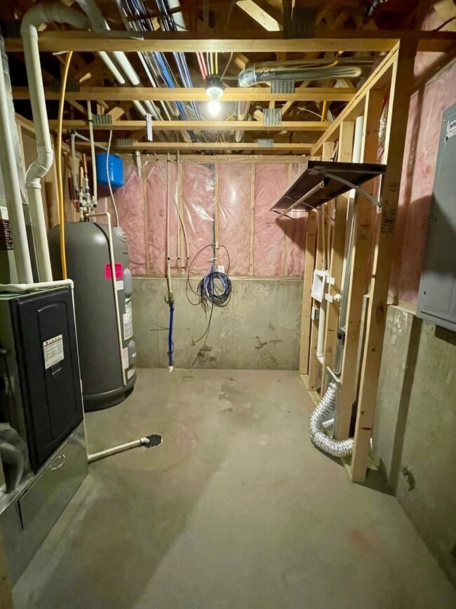 Building Photo - * GAME-CHANGING-MOVE-IN-SPECIAL * 4 Bedroom, 3 Bathroom with Office for Rent