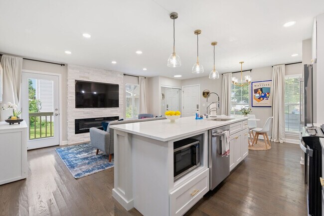 Building Photo - 22051 W Taylor Rd