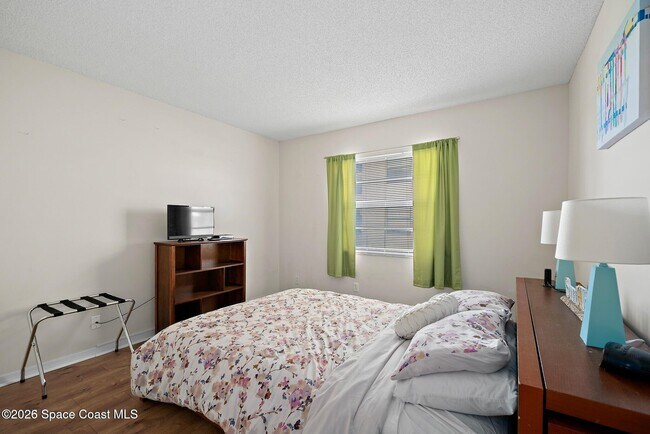 Building Photo - 4570 Ocean Beach Blvd