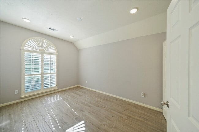 Building Photo - 18619 Camellia Estates Ln