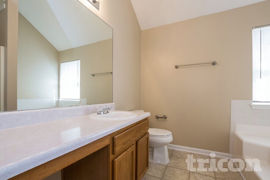 Building Photo - 3185 Lower Creek Dr