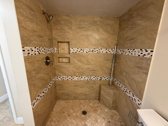 Building Photo - ANNUAL RENTAL - FURNISHED 1 BED / 1 BATH CONDO AT MYSTIC GARDEN