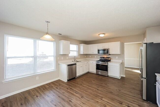 Building Photo - 6083 Trotters Cir