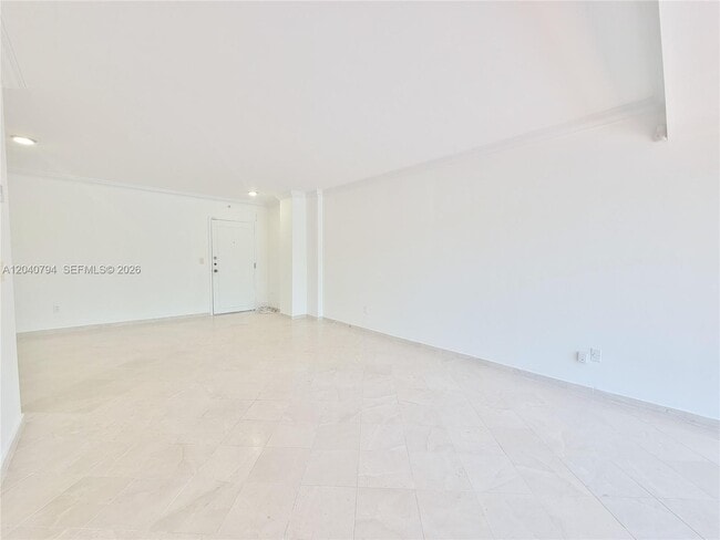 Building Photo - 77 Crandon Blvd