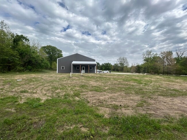 Building Photo - Italian Estates Property Management