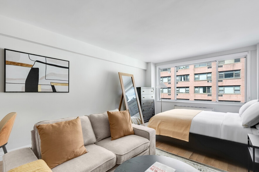 Primary Photo - 340 E 51st St