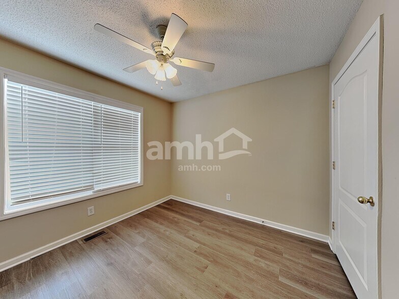 Building Photo - 197 Moreland Cir