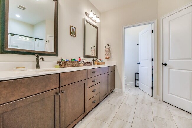 Building Photo - Beautiful 3BR / 2BA Home – Built 2019 – Fort Walton Beach