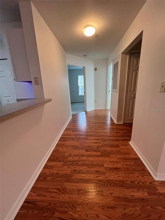 Building Photo - 5471 Vineland Rd