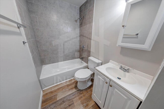 Building Photo - 3305 N Whittier Pl