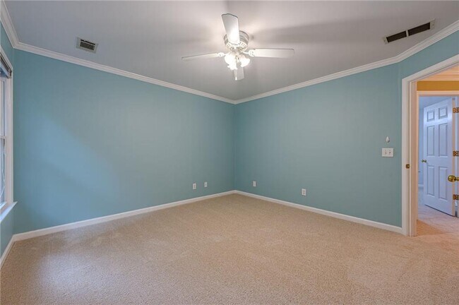 Building Photo - 461 Braidwood Walk NW