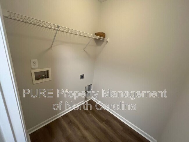 Building Photo - 5285 Ficus Tree Ln