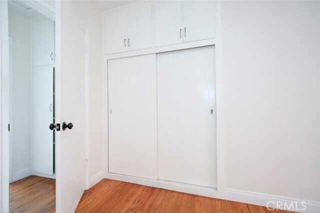 Building Photo - 347 W Dryden St