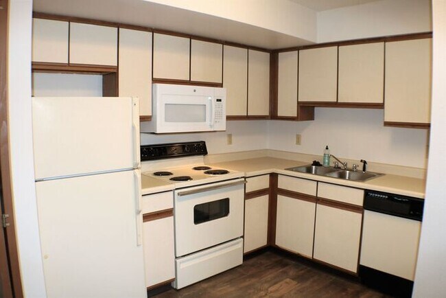 Building Photo - $1,075 | 2 Bedroom, 1 Bathroom 1st Floor Condo | Pet Friendly!* | Available for July 27th, 2026 M...