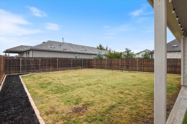 Building Photo - 210 Zuma Dr