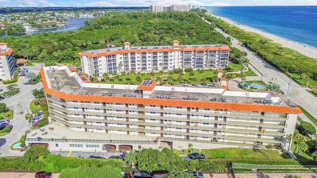 Building Photo - 2871 N Ocean Blvd