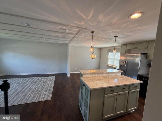 Building Photo - 5079 Macnamara Dr